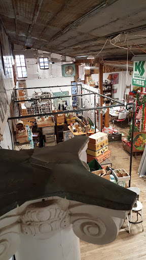 Antique Furniture Store «Old American Barn», reviews and photos, 107 Martinsburg Ave, Gordonsville, VA 22942, USA