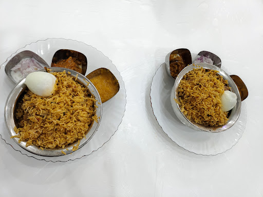 مطعم المدراس للأكلات الهندية 