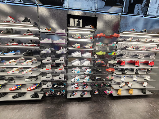 Shoe Store «Hibbett Sports», reviews and photos, 2201 S Interstate 35 E Ste S05A, Denton, TX 76205, USA