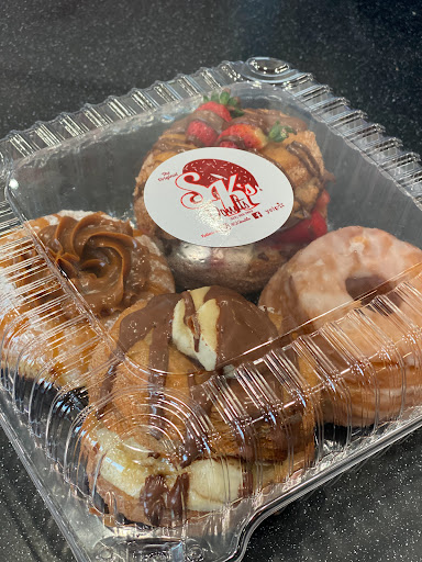 Donut Shop «SK Donuts & Croissant», reviews and photos, 5850 W 3rd St, Los Angeles, CA 90036, USA
