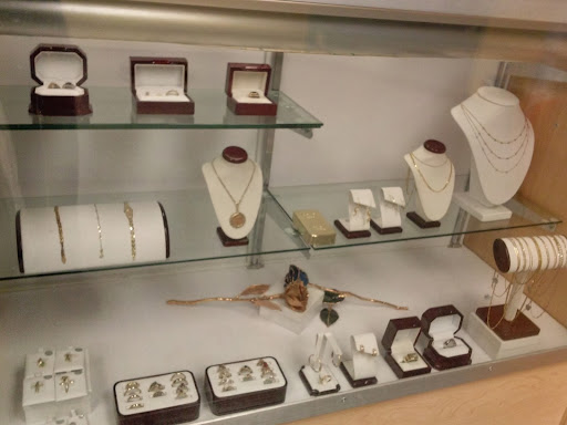 Gold Dealer «JRS Jewelry Repair Shop», reviews and photos, 7239 W Greenfield Ave, Milwaukee, WI 53214, USA