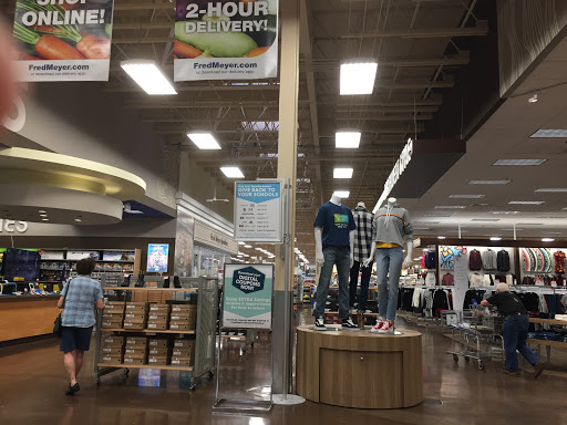 Grocery Store «Fred Meyer», reviews and photos, 3300 Portland Rd, Newberg, OR 97132, USA