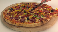 Pepperoni du Pizzas à emporter Pizz' & Co à Évian-les-Bains - n°2