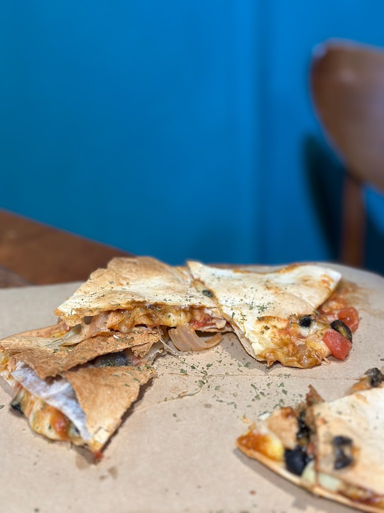 台中市西屯區 The Olive Mountain Bakery手工披薩/深盤披薩/歐式肉桂捲 台灣餐廳推薦 手搖推薦 甜點推薦 買一送一