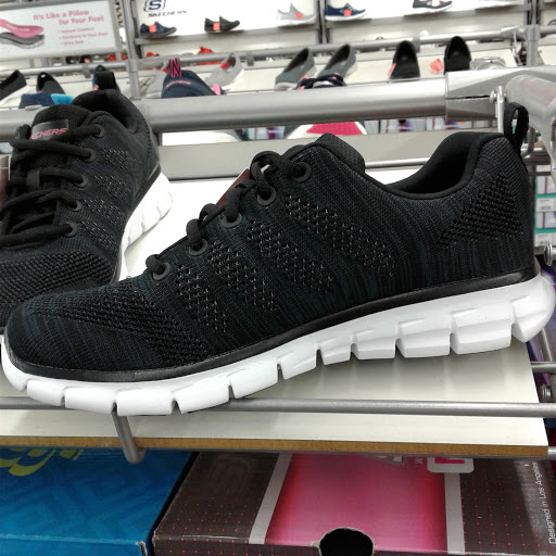 Shoe Store «SKECHERS Factory Outlet», reviews and photos, 163-11 Jamaica Ave, Jamaica, NY 11432, USA