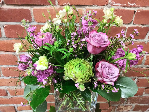 Florist «K & M Floral & Interior Plant Designs», reviews and photos, 537 Main St, Woodland, CA 95695, USA