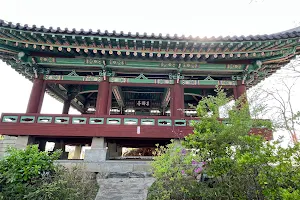 Mangwonjeong Pavilion Site image
