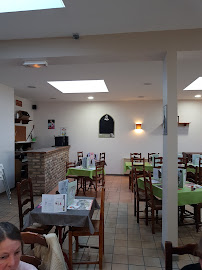 Atmosphère du Restaurant français Le Petit Maxime à Bray-Dunes - n°12