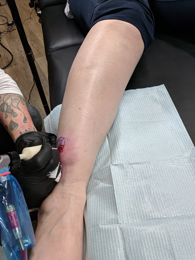 Tattoo Shop «Attitudes Muskegon», reviews and photos, 1610 Evanston Ave, Muskegon, MI 49442, USA