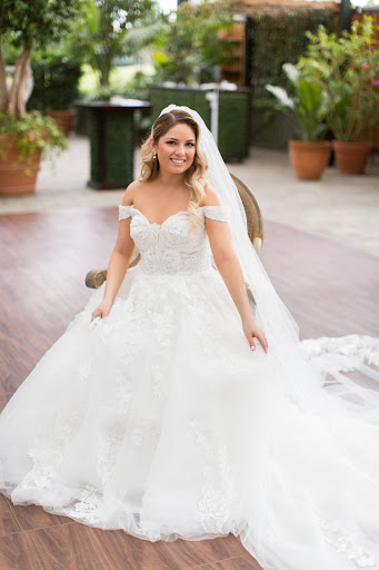 Bridal Shop «Bella Bridal Gallery», reviews and photos, 4301 Orchard Lake Rd Suite 190, West Bloomfield Township, MI 48323, USA