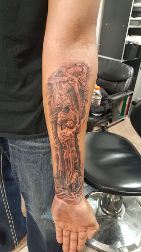 Tattoo Shop «Moving Shadow Ink», reviews and photos, 4328 W Forest Home Ave, Milwaukee, WI 53219, USA