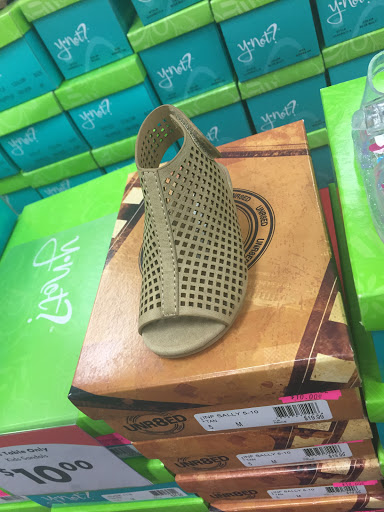 Shoe Store «Shoe Carnival», reviews and photos, 5328 Mt View Rd, Antioch, TN 37013, USA