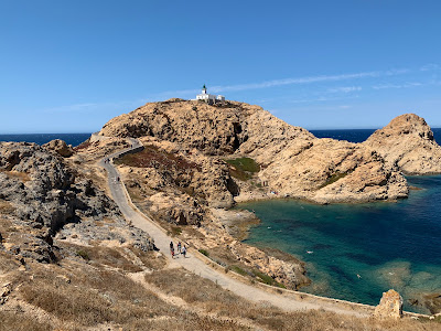Parking lot à L'Île-Rousse