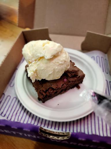 Cookie Shop «Insomnia Cookies», reviews and photos, 367 S Main St, Akron, OH 44308, USA