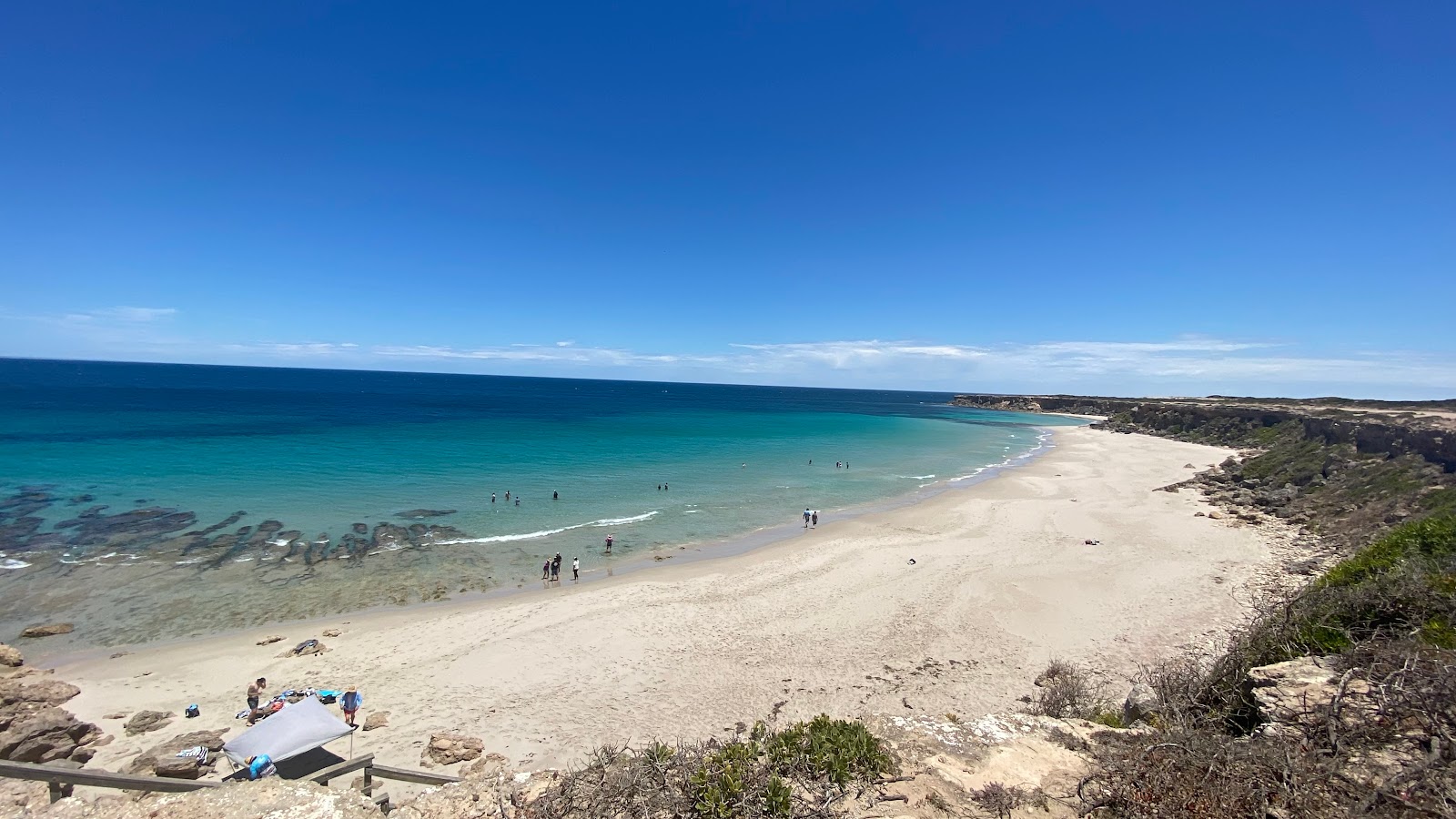 Foto di Troubridge Hill Beach con una superficie del sabbia beige