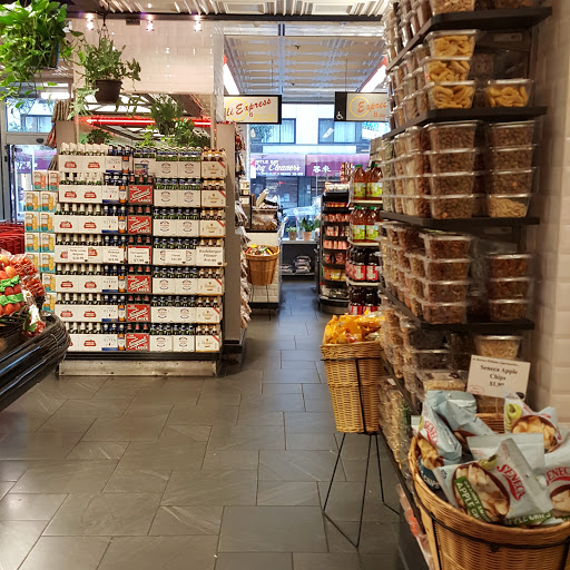 Supermarket «Morton Williams Supermarkets», reviews and photos, 908 2nd Ave, New York, NY 10017, USA