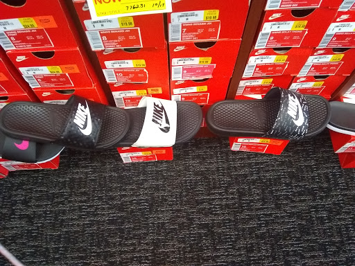 Shoe Store «Shoe Dept. Encore», reviews and photos, 540 Cabela Dr, Triadelphia, WV 26059, USA