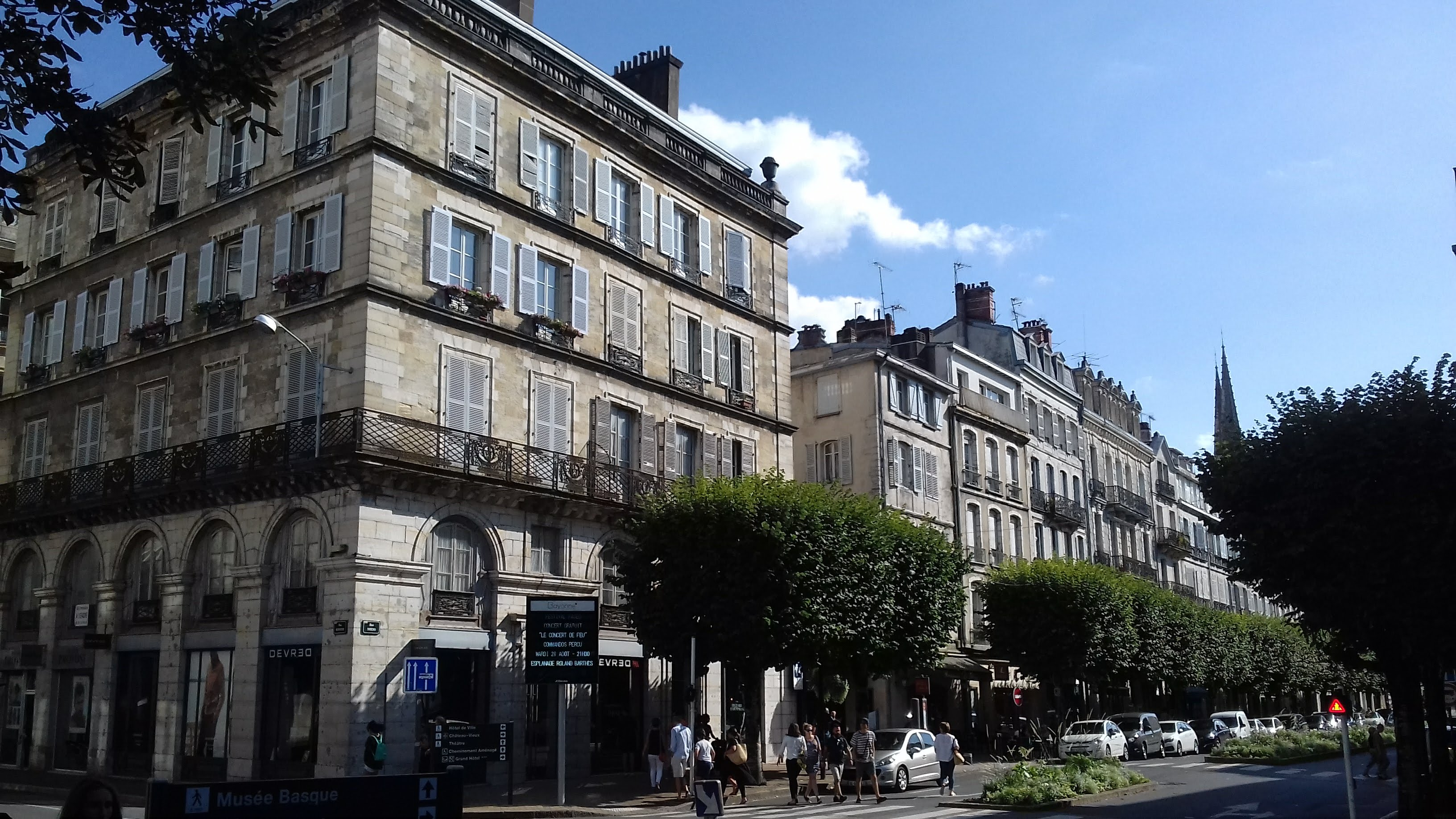 Photo n° 40 de l'avis de Paulo.e fait le 18/08/2018 à 22:22