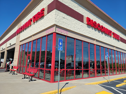 Discount Tire Store - Hiram, GA, 4909 Jimmy Lee Smith Pkwy, Hiram, GA 30141, USA, 