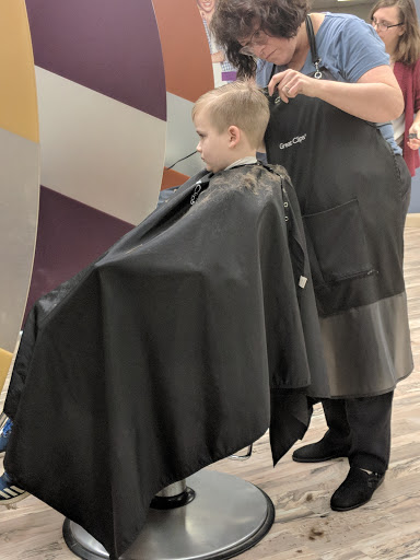 Hair Salon «Great Clips», reviews and photos, 629 S Breiel Blvd a, Middletown, OH 45044, USA