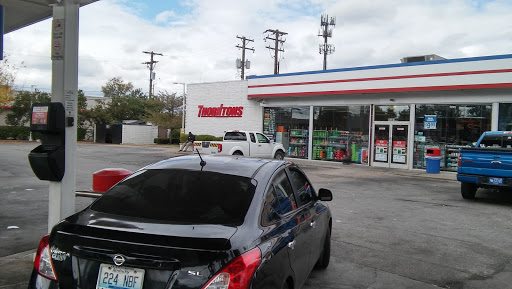 Gas Station «Thorntons», reviews and photos, 1311 Versailles Rd, Lexington, KY 40504, USA