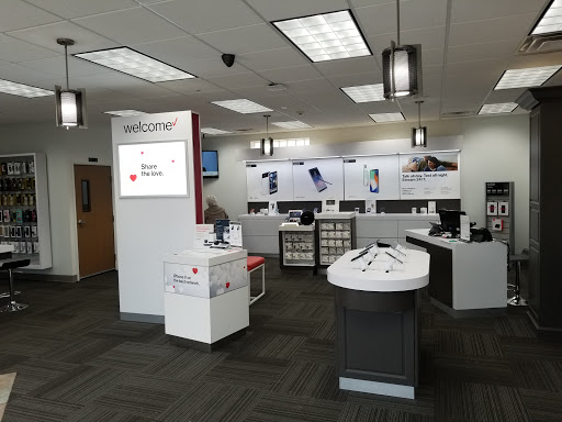 Cell Phone Store «Verizon Authorized Retailer - Wireless Zone», reviews and photos, 1515 N W Ave, Jackson, MI 49202, USA