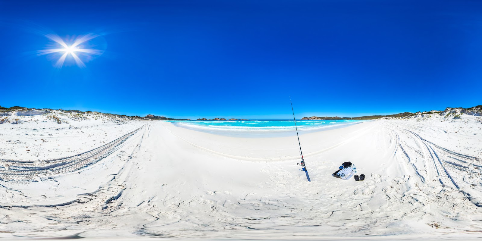 Foto av Cape Le Grand Beach med blå rent vatten yta