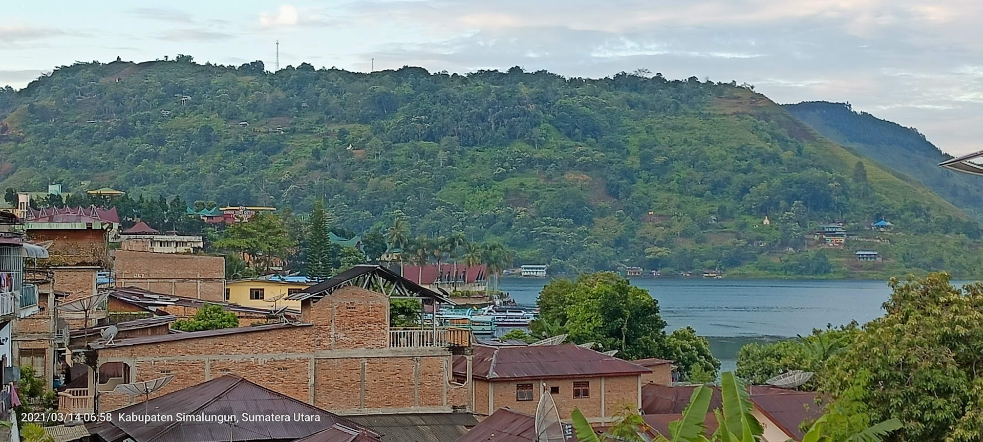 Gambar Reddoorz Near Pelabuhan Ajibata Parapat