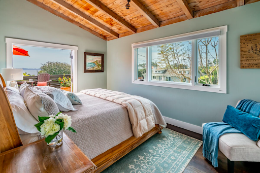 Paradise Retreats image