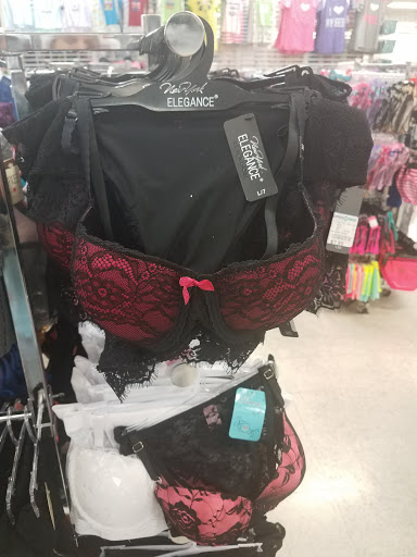 Shopping Mall «Northern Lights Shopping Center», reviews and photos, 3349-3561 Cleveland Ave, Columbus, OH 43224, USA