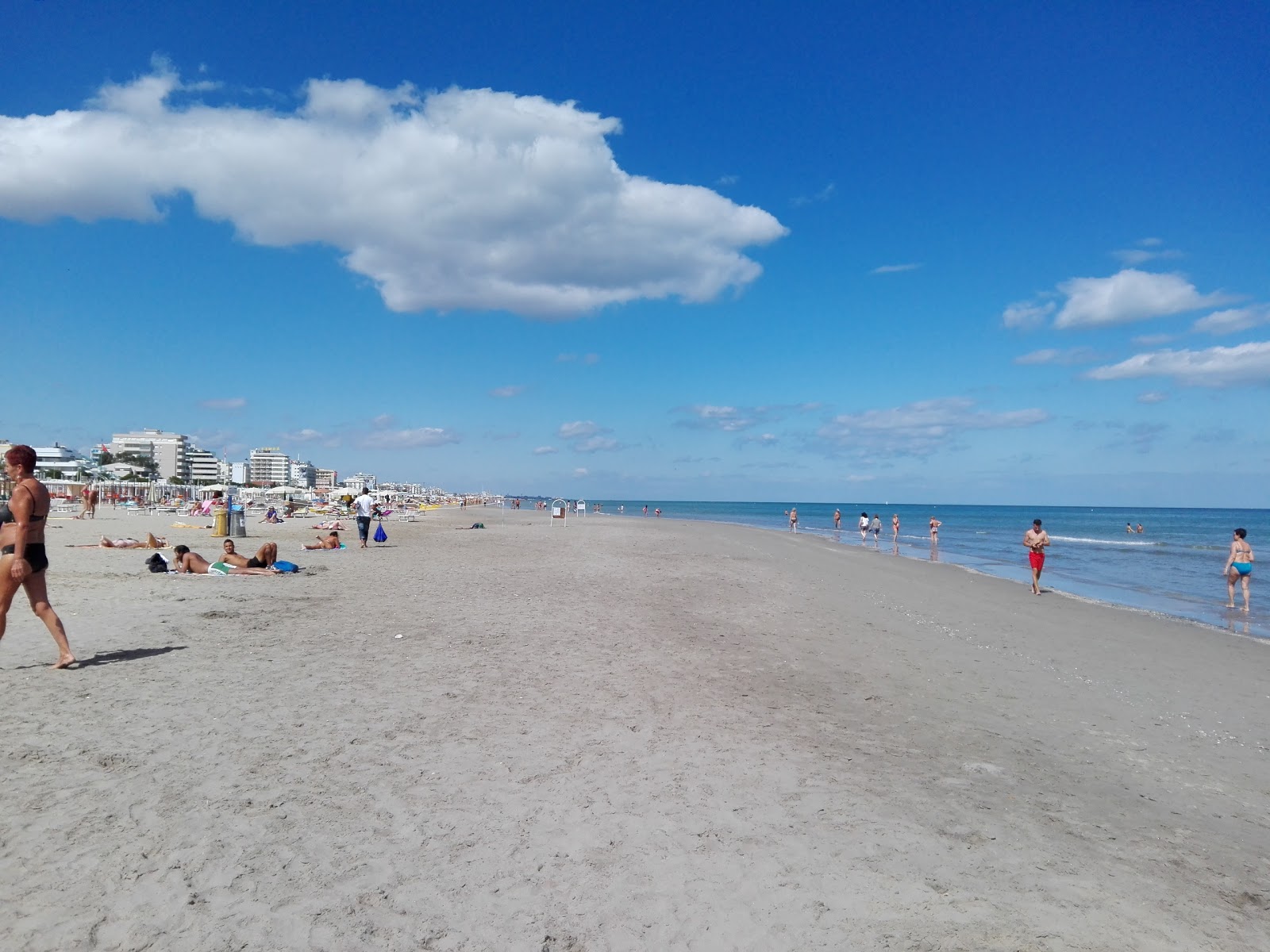 Riccione beach的照片 带有直岸