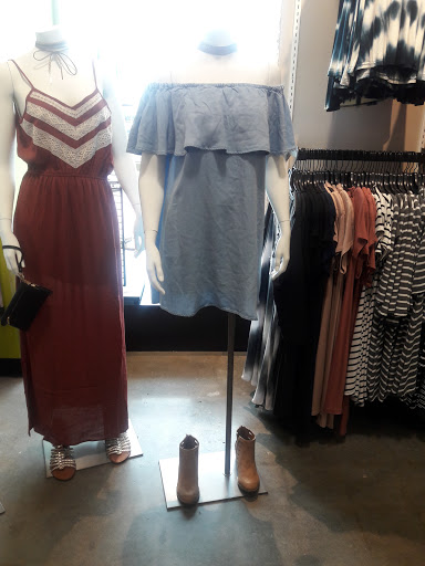 Clothing Store «rue21», reviews and photos, 12340 15 St, Grandview, MO 64030, USA