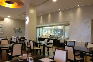Mirror Lounge & Restaurant