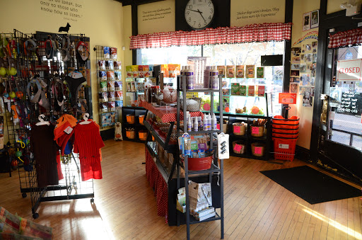 Pet Supply Store «Bentley’s Pet Stuff - Oswego», reviews and photos, 100 Main St, Oswego, IL 60543, USA