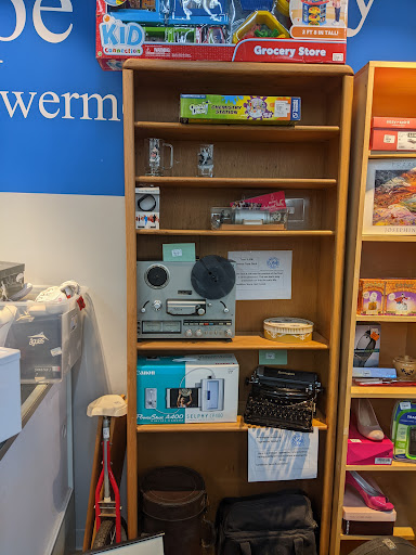 Thrift Store «St. Vincent de Paul Orland Park Thrift Store», reviews and photos, 7010 W 159th St, Orland Park, IL 60462, USA