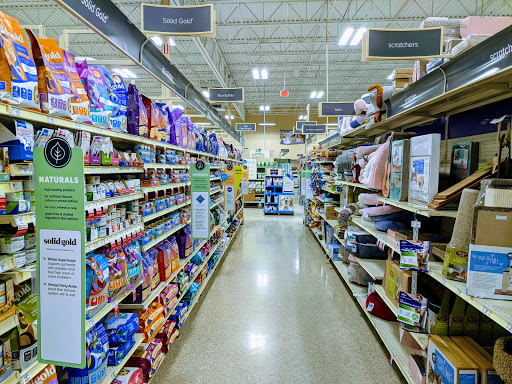 Pet Supply Store «PetSmart», reviews and photos, 815 McDermott Street, Council Bluffs, IA 51501, USA