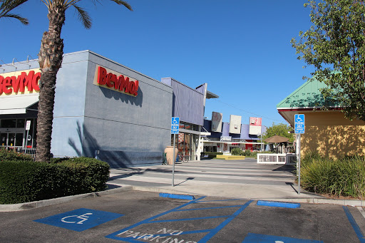 Burbank Empire Center, 1800 W Empire Ave, Burbank, CA 91504, USA, 