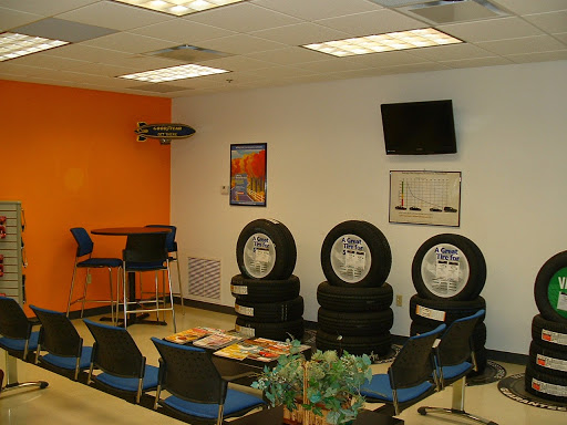 Ford Dealer «Roberts Motors», reviews and photos, 4350 N Alby St, Alton, IL 62002, USA