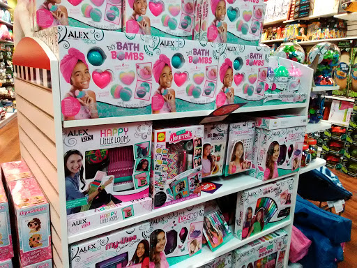 Toy Store «Learning Express Toys of Shreveport», reviews and photos, 5733 Youree Dr, Shreveport, LA 71105, USA