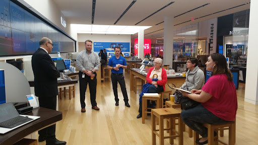 Computer Store «Microsoft Store», reviews and photos, 1 Garden State Plaza Blvd #2303, Paramus, NJ 07652, USA