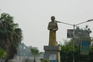 Statue Om Kalthoum image