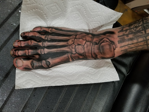 Explore 3 sons tattoo ideas for dad, creative tattoo ideas in Corning, available at Tattoorolo