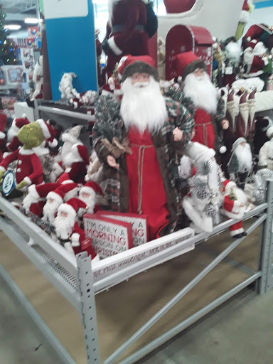 Shopping Mall «Riverdale Plaza Shopping Center», reviews and photos, 1044 W Mercury Blvd, Hampton, VA 23666, USA