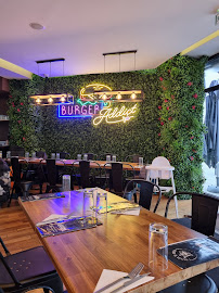 Atmosphère du Restaurant de hamburgers L'Atelier du Burger à Ivry-sur-Seine - n°8