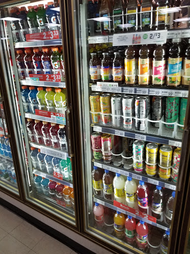 Convenience Store «7-Eleven», reviews and photos, 594 S Main St, Lombard, IL 60148, USA