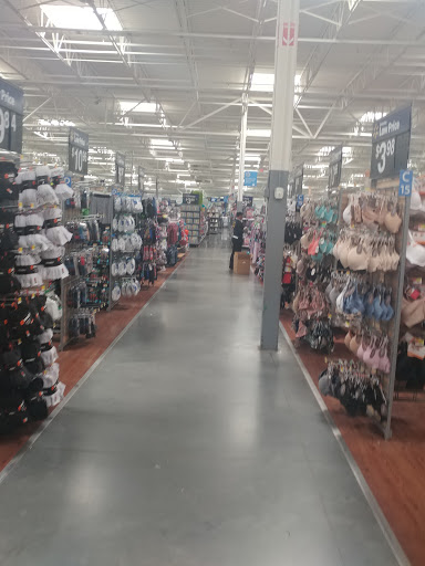 Discount Store «Walmart», reviews and photos, 844 Cleveland Ave, East Point, GA 30344, USA
