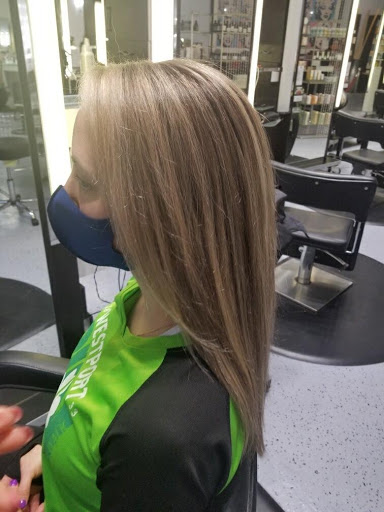 Hair Salon «ROCA Salon & Spa», reviews and photos, 1300 W 39th St, Kansas City, MO 64111, USA