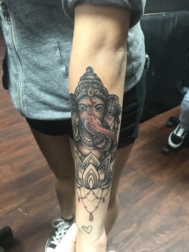 Body Piercing Shop «Scarlets Web Tattoo Boutique», reviews and photos, 6330 Spencer Hwy, Pasadena, TX 77505, USA