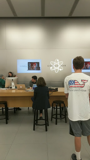 Computer Store «Apple Greenwich Avenue», reviews and photos, 356 Greenwich Ave, Greenwich, CT 06830, USA
