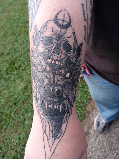 Tattoo Shop «House of Stain», reviews and photos, 4170 W Broad St, Columbus, OH 43228, USA